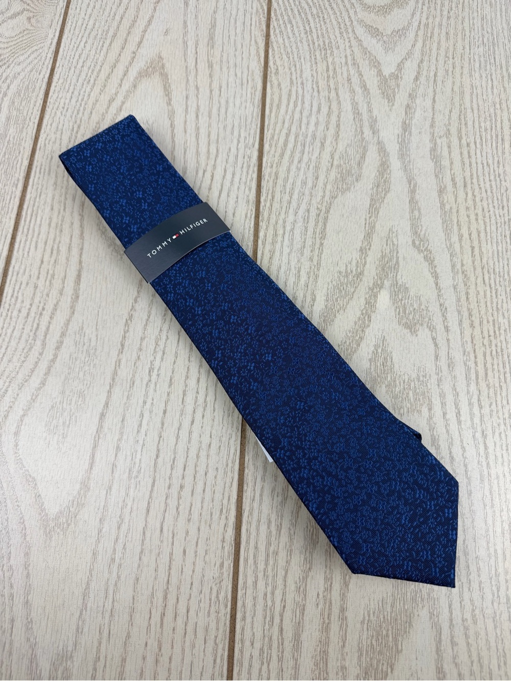 897 Tommy Hilfiger Tie Navy Blue Flowers 400 TL21100141 Silk Poly Blend $69.50